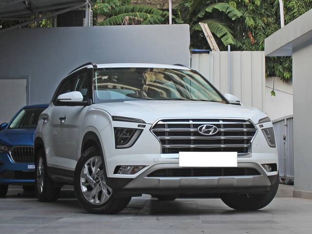 https://images10.gaadi.com/usedcar_image/3695486/original/processed_img2925071__usedcar_1_92171701329858_1701329866.jpg?imwidth=6400