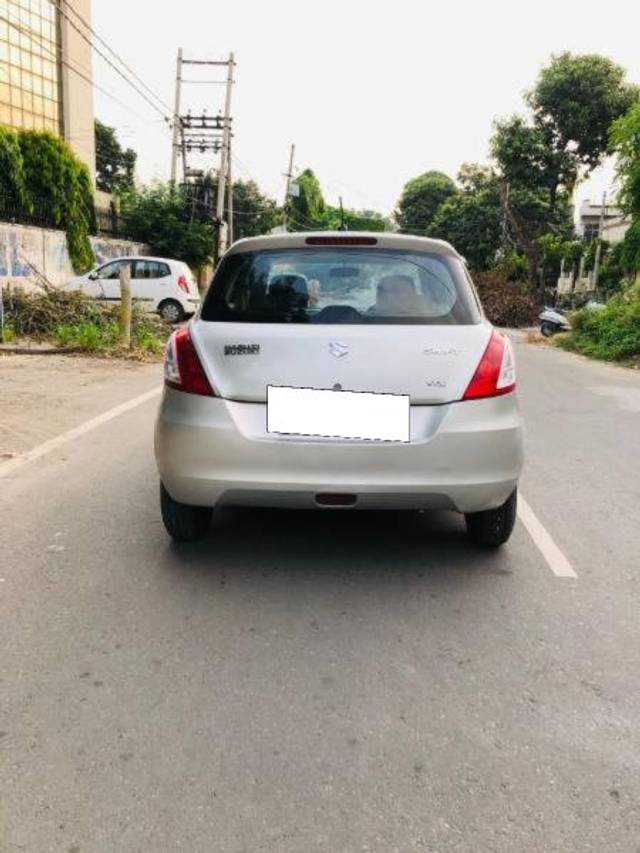 https://images10.gaadi.com/usedcar_image/3695529/original/processed_e4075b1f-cadb-4f53-a235-5b894eeded91.jpg?imwidth=6402