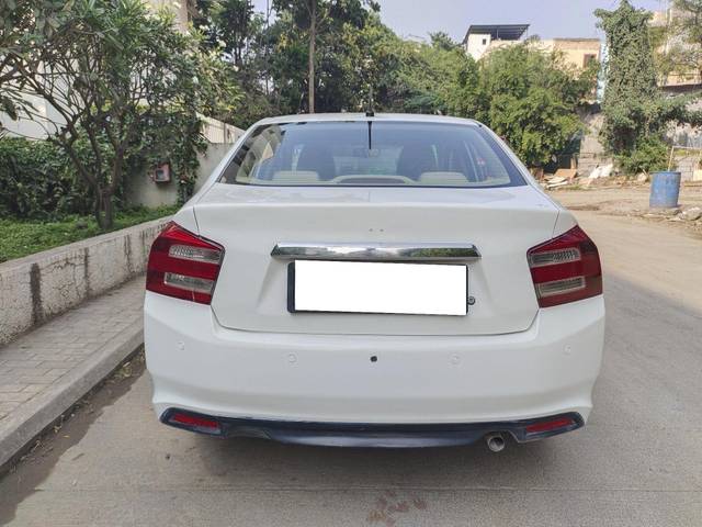 https://images10.gaadi.com/usedcar_image/3695562/original/processed_img2925123__used_car_2925123_1701332392.jpg?imwidth=6402