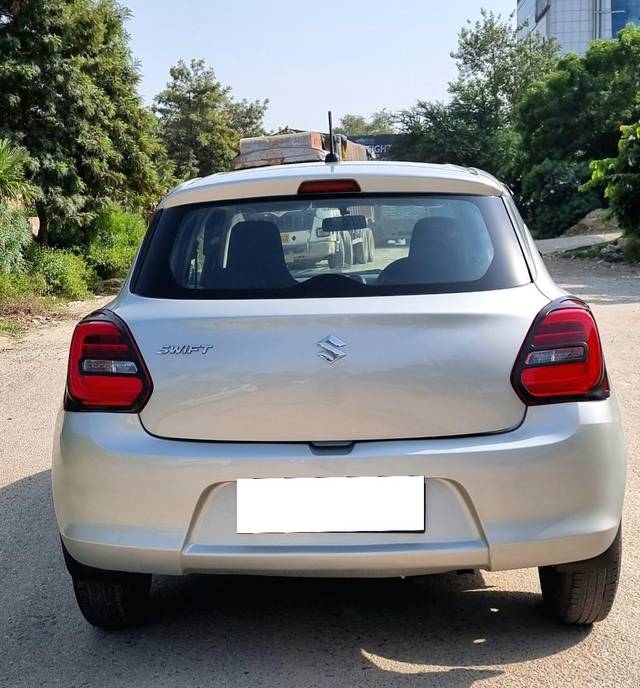 https://images10.gaadi.com/usedcar_image/3695573/original/processed_img2925131__used_car_2925131_1701332124.jpg?imwidth=6402