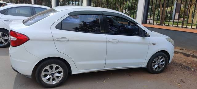 https://images10.gaadi.com/usedcar_image/3695582/original/img2925136__usedcar_6_5701701332193_1701332206.jpeg?imwidth=6402