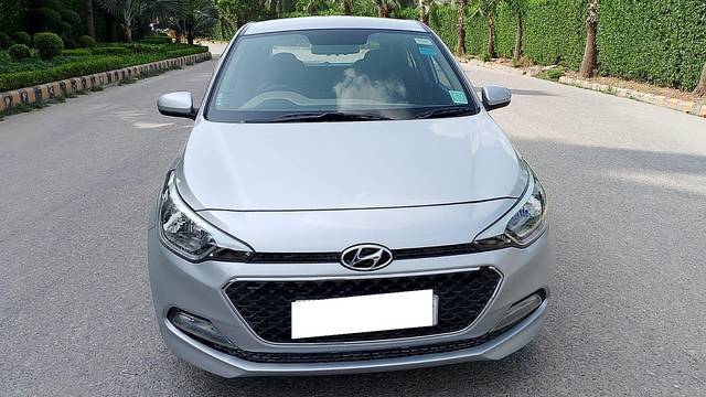 https://images10.gaadi.com/usedcar_image/3695587/original/processed_img2925141__used_car_2925141_1701332358.jpg?imwidth=6400