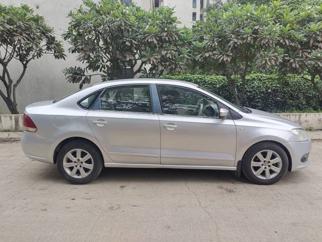 https://images10.gaadi.com/usedcar_image/3695599/original/img2925150__used_car_2925150_1701332792.jpg?imwidth=6401
