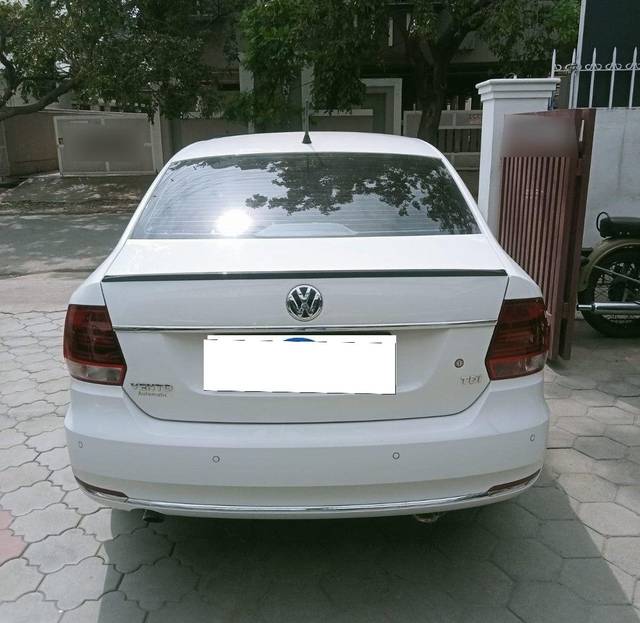 https://images10.gaadi.com/usedcar_image/3695609/original/processed_img2925157__usedcar_12_5701701332563_1701332590.jpeg?imwidth=6401