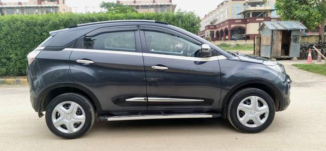 https://images10.gaadi.com/usedcar_image/3695618/original/processed_img2925162__used_car_2925162_1701332907.jpg?imwidth=6401