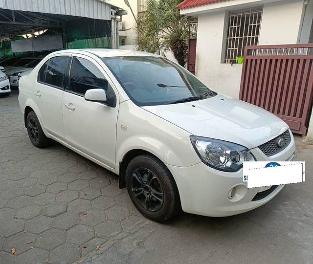 https://images10.gaadi.com/usedcar_image/3695619/original/processed_img2925163__usedcar_3_5701701332741_1701332794.jpeg?imwidth=6400