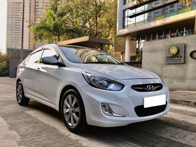 https://images10.gaadi.com/usedcar_image/3695641/original/processed_img2925182__usedcar_whatsappimage2023_11_28at54817pm_13771701332714_1701332738.jpeg?imwidth=6400