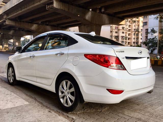 https://images10.gaadi.com/usedcar_image/3695641/original/processed_img2925182__usedcar_whatsappimage2023_11_28at54819pm_1__13771701332714_1701332738.jpeg?imwidth=6402