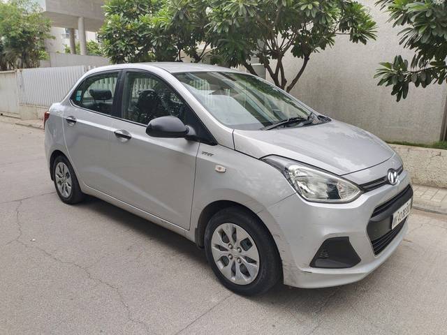 https://images10.gaadi.com/usedcar_image/3695642/original/processed_img2925183__used_car_2925183_1701333237.jpg?imwidth=6400