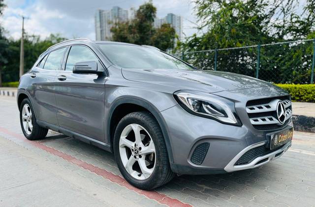https://images10.gaadi.com/usedcar_image/3695643/original/processed_img2925184__used_car_2925184_1701333251.jpg?imwidth=6400