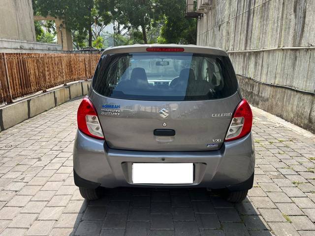 https://images10.gaadi.com/usedcar_image/3695649/original/processed_img2925187__used_car_2925187_1701333380.jpg?imwidth=6401