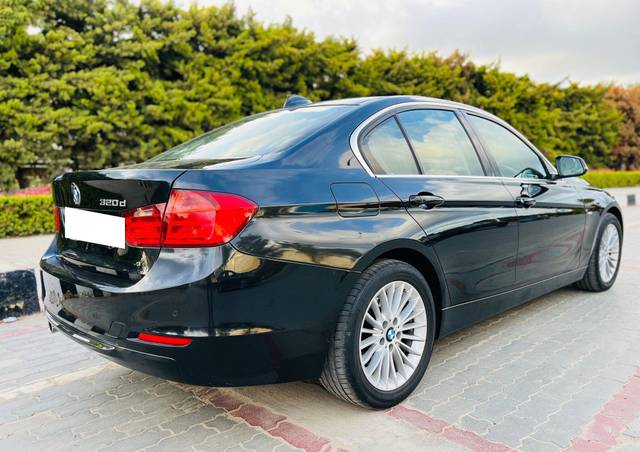 https://images10.gaadi.com/usedcar_image/3695655/original/processed_img2925189__used_car_2925189_1701333508.jpg?imwidth=6401
