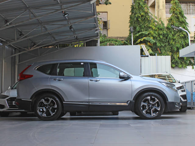 https://images10.gaadi.com/usedcar_image/3695673/original/img2925196__usedcar_3_92171701333917_1701333922.jpg?imwidth=6401