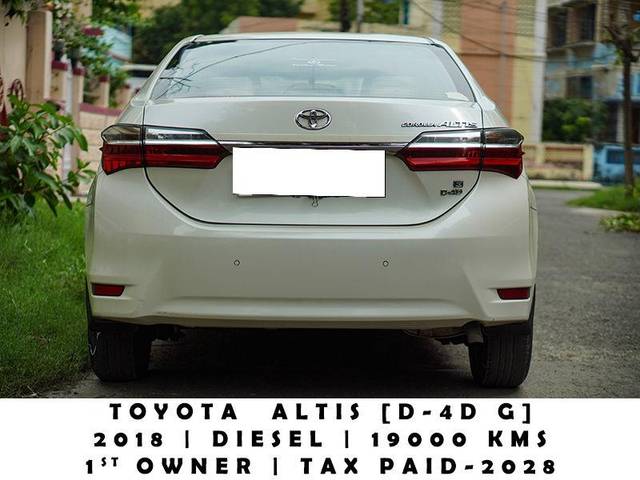 https://images10.gaadi.com/usedcar_image/3695702/original/processed_img2925212__usedcar_5_2471701334353_1701334369.jpg?imwidth=6401