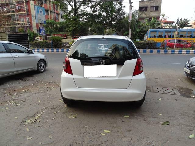 https://images10.gaadi.com/usedcar_image/3695711/original/processed_img2925216__usedcar_5_2471701334757_1701334778.jpeg?imwidth=6401