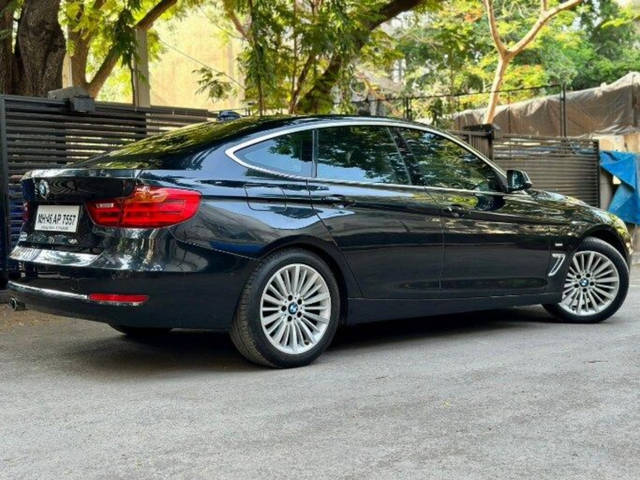 https://images10.gaadi.com/usedcar_image/3695729/original/processed_img2925224__used_car_2925224_1701335777.png?imwidth=6402