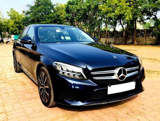 https://images10.gaadi.com/usedcar_image/3695746/original/img2925233__used_car_2925233_1701335995.jpg?imwidth=6400