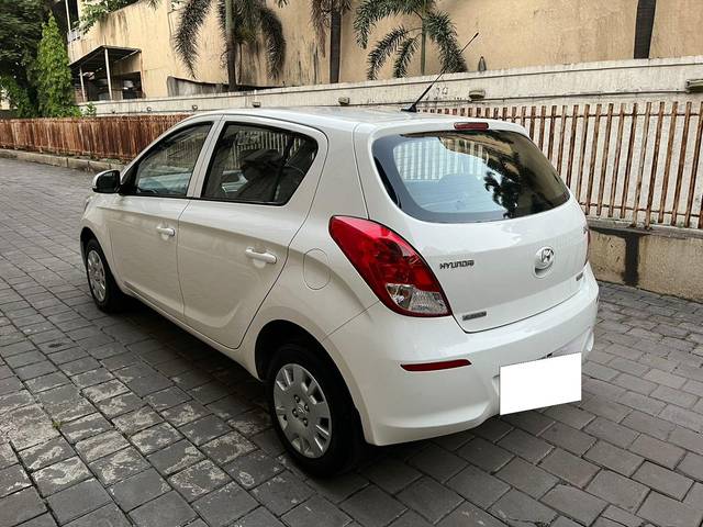 https://images10.gaadi.com/usedcar_image/3695754/original/processed_img2925238__used_car_2925238_1701336445.jpg?imwidth=6402