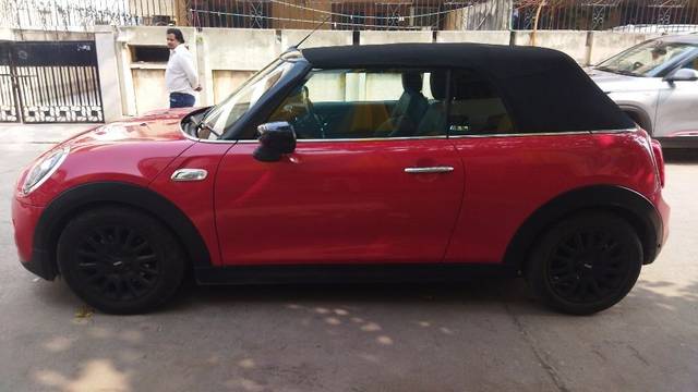 https://images10.gaadi.com/usedcar_image/3695764/original/23__VCC_IMG_1700720744271_1822929_95_1700721415.jpg?imwidth=6401