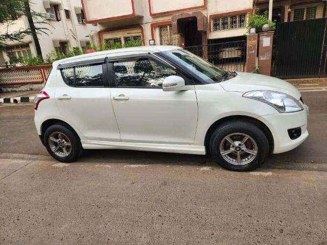 https://images10.gaadi.com/usedcar_image/3695778/original/processed_img2925259__used_car_2925259_1701337085.jpg?imwidth=6401