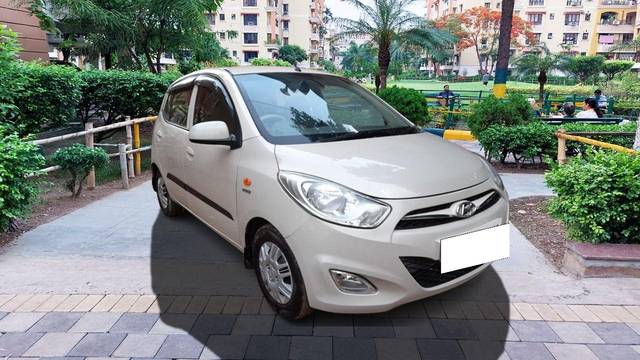 https://images10.gaadi.com/usedcar_image/3695782/original/processed_img2925260__usedcar_9_2471701336843_1701336879.jpeg?imwidth=6400