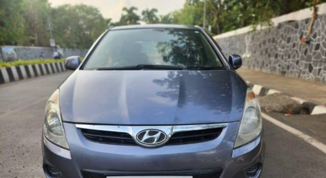 https://images10.gaadi.com/usedcar_image/3695815/original/processed_img2925277__used_car_2925277_1701337921.jpg?imwidth=6400