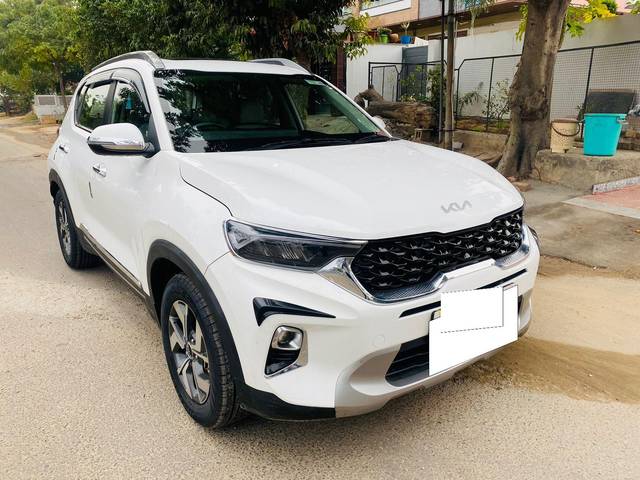 https://images10.gaadi.com/usedcar_image/3695825/original/processed_img2925281__usedcar_whatsappimage2023_11_30at30323pm_9301701337825_1701337853.jpeg?imwidth=6400