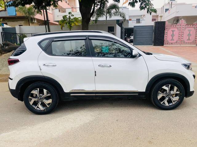 https://images10.gaadi.com/usedcar_image/3695825/original/processed_img2925281__usedcar_whatsappimage2023_11_30at30326pm_9301701337825_1701337853.jpeg?imwidth=6401