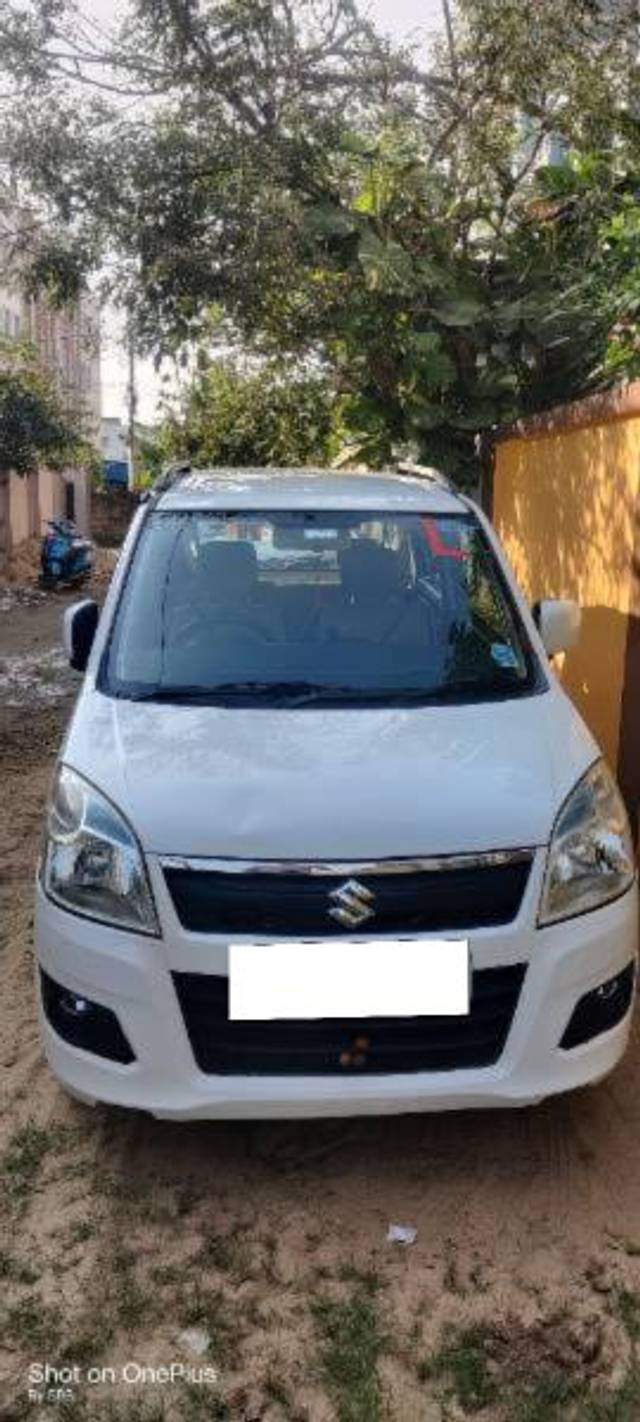 https://images10.gaadi.com/usedcar_image/3695835/original/processed_3924f50a-6956-4de2-b234-9b1add6f877d.jpg?imwidth=6400