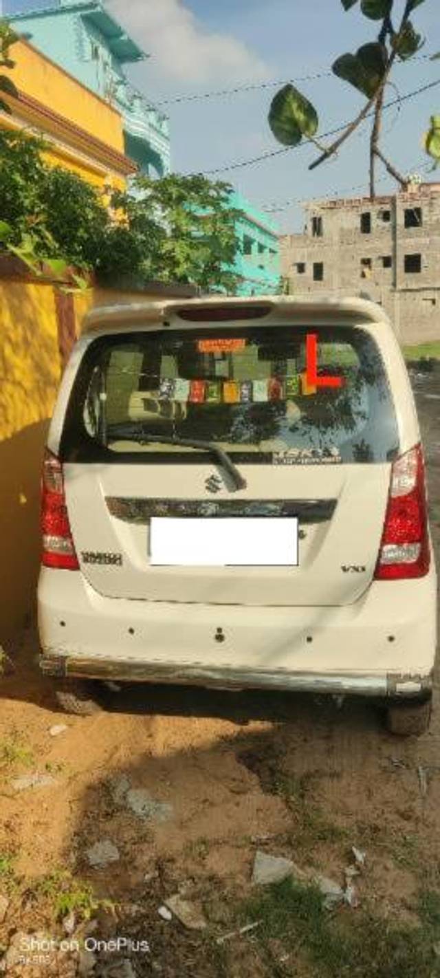 https://images10.gaadi.com/usedcar_image/3695835/original/processed_926f1f34-7530-4cd5-aa4c-b7002008ebd8.jpg?imwidth=6402
