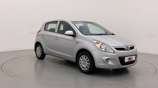 https://images10.gaadi.com/usedcar_image/3695851/original/6d0d78d5-96b3-4ab2-904a-13939b7dae43__42.jpg?imwidth=6400