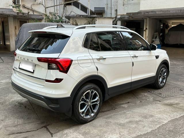 https://images10.gaadi.com/usedcar_image/3695852/original/processed_img2925294__usedcar_6_6241701338904_1701338920.jpg?imwidth=6402