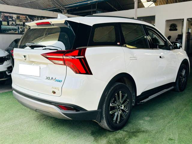 https://images10.gaadi.com/usedcar_image/3695873/original/processed_img2925306__used_car_2925306_1705217855.jpg?imwidth=6402