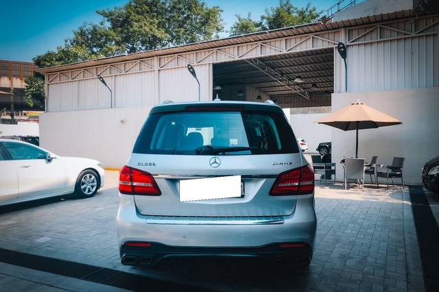 https://images10.gaadi.com/usedcar_image/3695876/original/processed_img2925307__usedcar_1_8__10151701339849_1701339897.jpeg?imwidth=6401