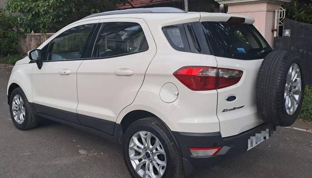 https://images10.gaadi.com/usedcar_image/3695898/original/processed_img2925326__used_car_2925326_1701347825.jpg?imwidth=6402