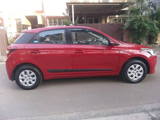 https://images10.gaadi.com/usedcar_image/3695899/original/img2925327__used_car_2925327_1701340396.jpg?imwidth=6401