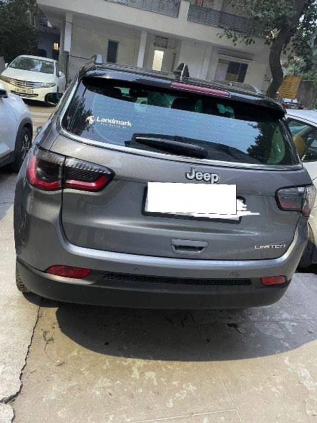 https://images10.gaadi.com/usedcar_image/3695905/original/processed_ff405ba8-0b32-4b7d-9251-8255a55aacd7.jpeg?imwidth=6401