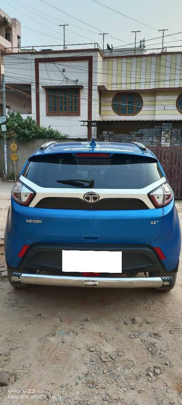https://images10.gaadi.com/usedcar_image/3695961/original/processed_img2925354__used_car_2925354_1701342558.jpg?imwidth=6401
