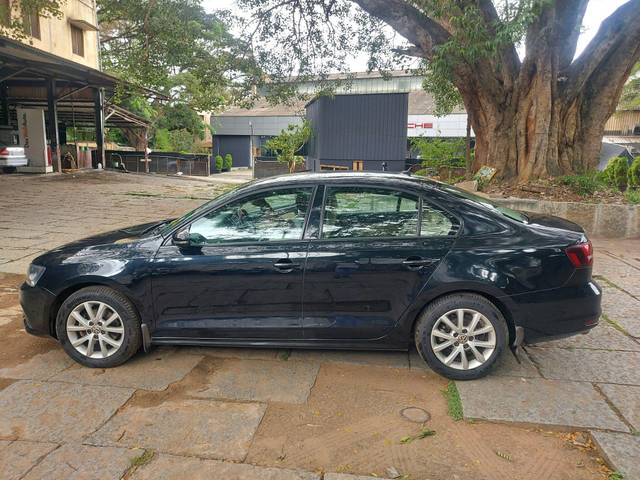 https://images10.gaadi.com/usedcar_image/3695991/original/processed_img2925371__used_car_2925371_1701343651.jpg?imwidth=6402