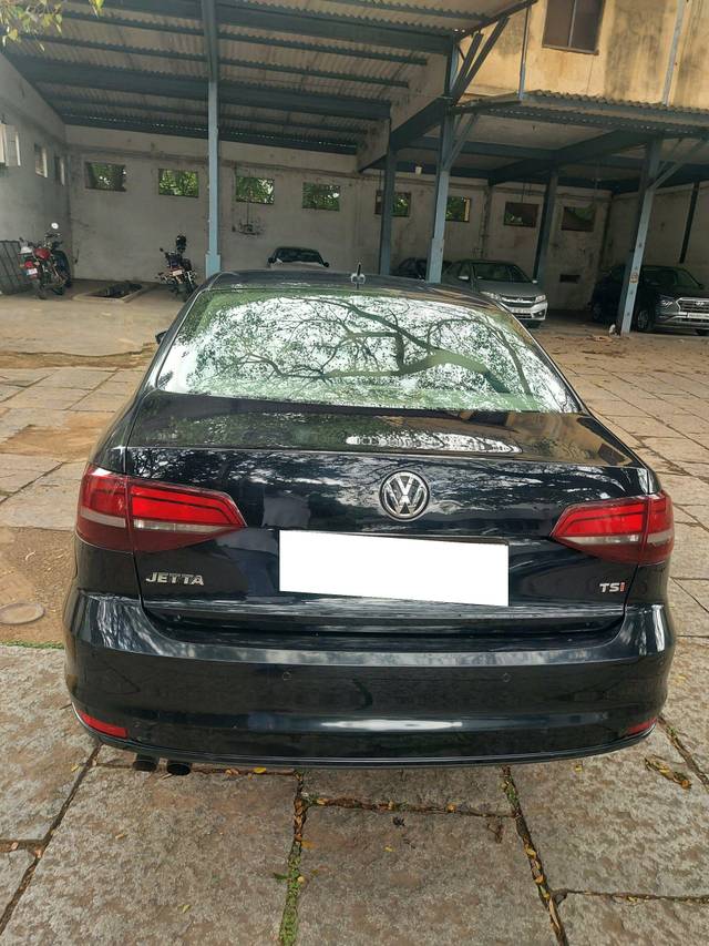 https://images10.gaadi.com/usedcar_image/3695991/original/processed_img2925371__used_car_2925371_1701343668.jpg?imwidth=6401