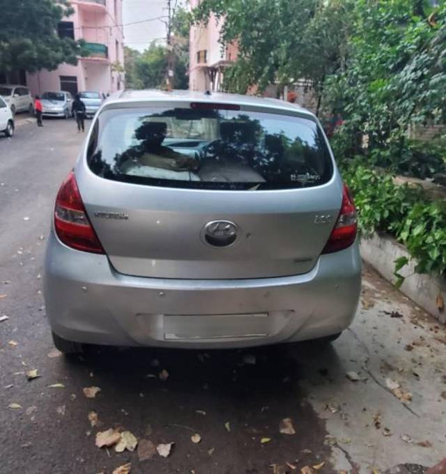 https://images10.gaadi.com/usedcar_image/3695998/original/processed_590eac3f-b65a-4f30-8745-439653e5f646.jpg?imwidth=6401