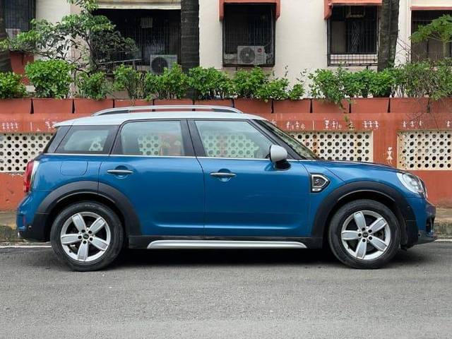 https://images10.gaadi.com/usedcar_image/3696024/original/processed_img2925396__used_car_2925396_1701344448.jpg?imwidth=6402