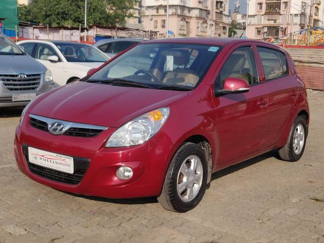 https://images10.gaadi.com/usedcar_image/3696064/original/processed_img2925416__usedcar_whatsappimage2023_11_30at51504pm_11881701345527_1701345563.jpeg?imwidth=6400