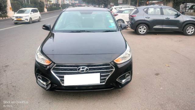 https://images10.gaadi.com/usedcar_image/3696076/original/processed_img2925427__used_car_2925427_1701346039.jpg?imwidth=6400