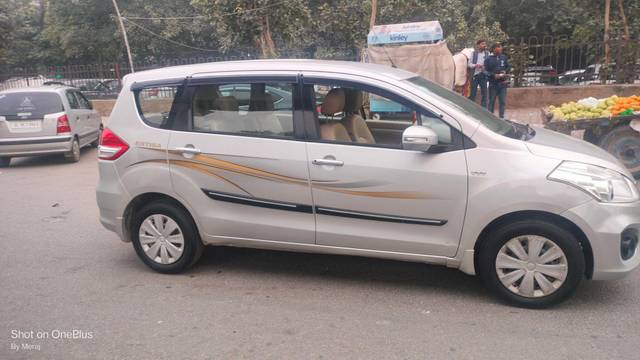 https://images10.gaadi.com/usedcar_image/3696080/original/processed_img2925429__used_car_2925429_1701346342.jpg?imwidth=6401