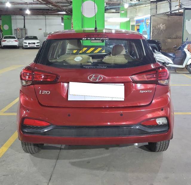 https://images10.gaadi.com/usedcar_image/3696097/original/processed_img2925438__used_car_2925438_1701346764.jpg?imwidth=6401