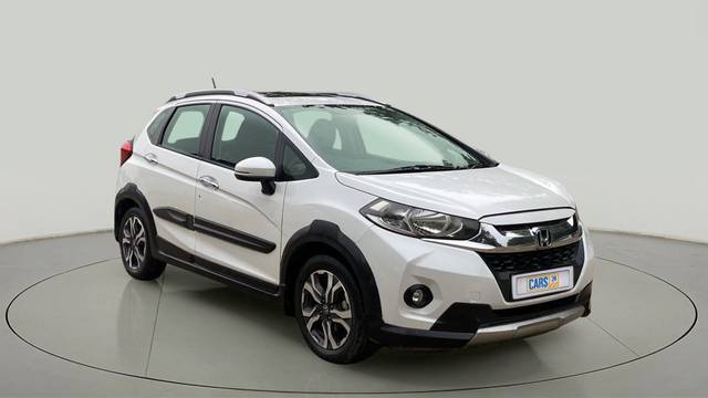 https://images10.gaadi.com/usedcar_image/3696112/original/slot__1-7-Exterior-13242453745-ec15f8132cbc40e8b27bde98efeb3382-Exterior-6.jpg?imwidth=6400