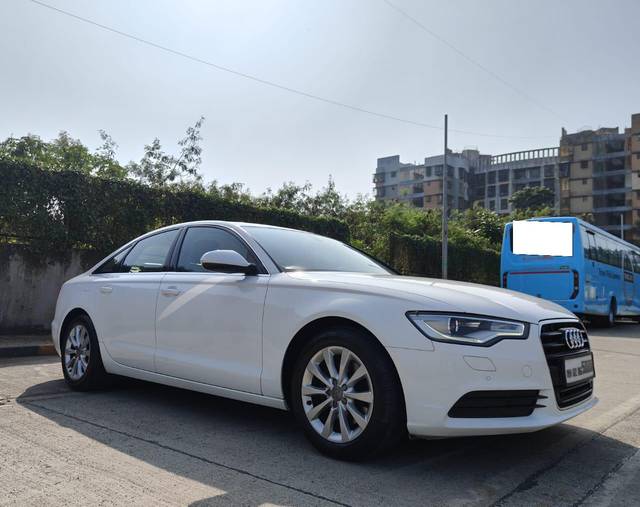 https://images10.gaadi.com/usedcar_image/3696130/original/processed_img2925461__used_car_2925461_1701347517.jpg?imwidth=6400