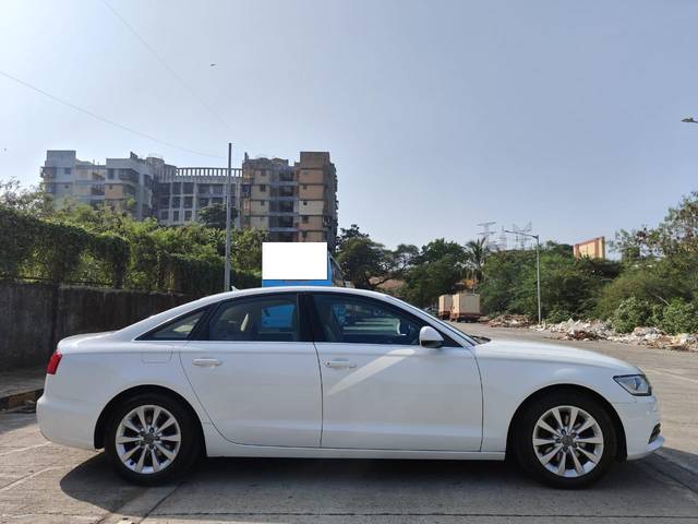 https://images10.gaadi.com/usedcar_image/3696130/original/processed_img2925461__used_car_2925461_1701347518.jpg?imwidth=6401