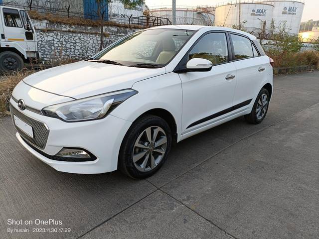 https://images10.gaadi.com/usedcar_image/3696173/original/processed_img2925487__used_car_2925487_1701349986.jpg?imwidth=6402